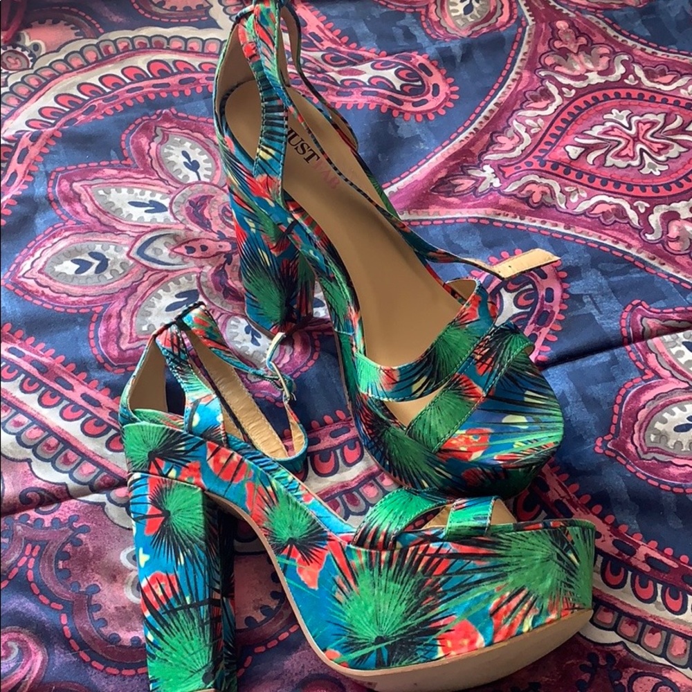 Ladies platform tropic print